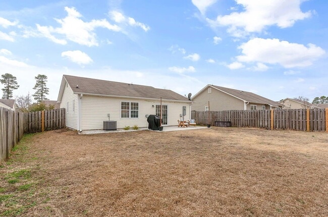 Building Photo - Charming 3-Bedroom Home for Rent in Leland, NC – Large Backyard & Great Amenities!