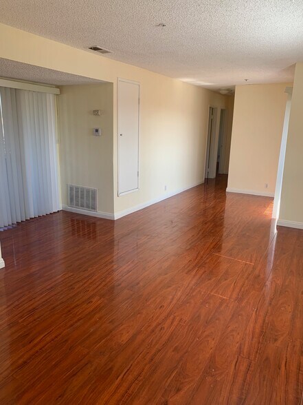 Primary Photo - 1113 Circle City Dr