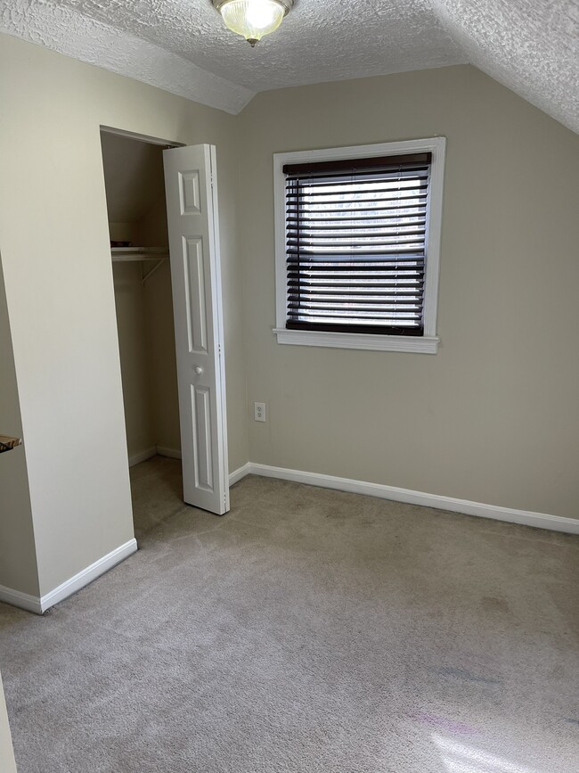 Building Photo - 8209 Comet Dr