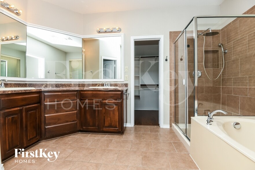 Building Photo - 3017 Beaver Creek Dr