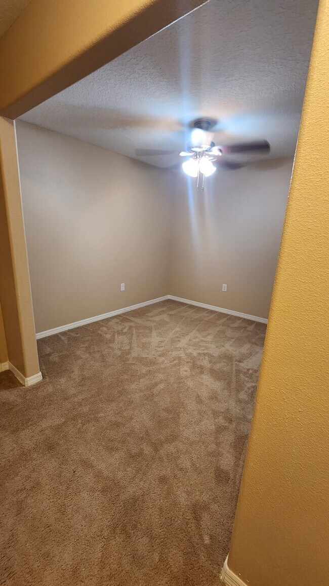 Building Photo - 372 Carina Cir