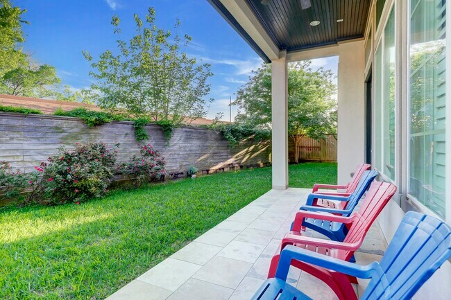 Building Photo - 1602 E Rose Terrace Ln