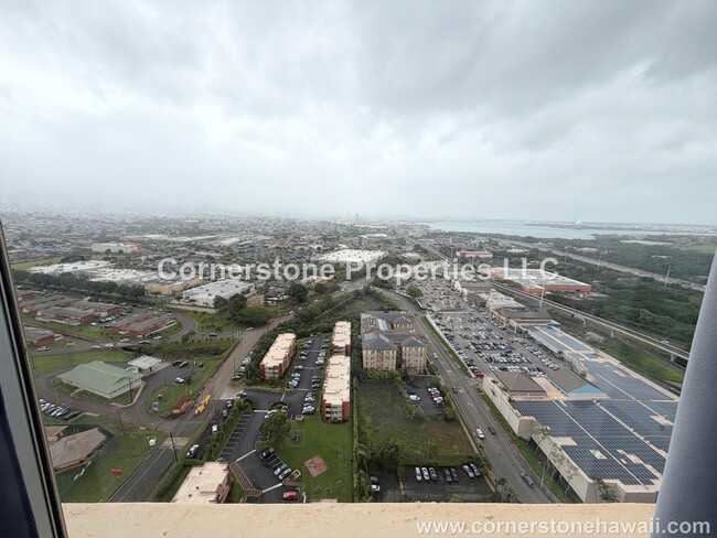 Building Photo - 1060 Kamehameha Hwy