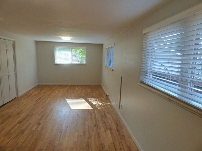 Building Photo - $0 DEPOSIT OPTION! RANCH STYLE HOME IN PRIME VIRGINIA VILLAGE!!!