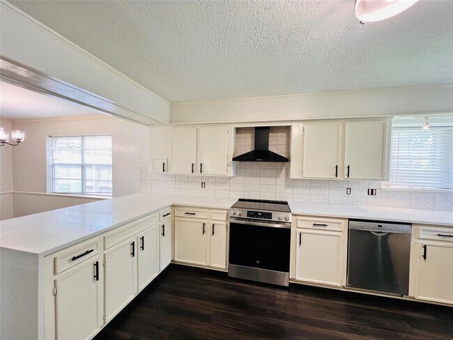 Building Photo - 5707 Arenas Timbers Dr