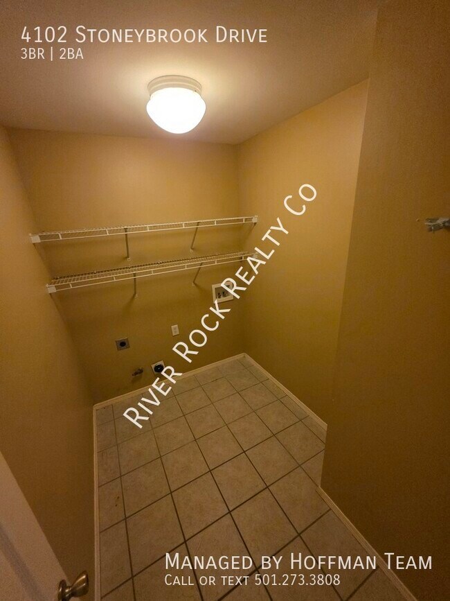 Building Photo - 4102 Stoneybrook Dr