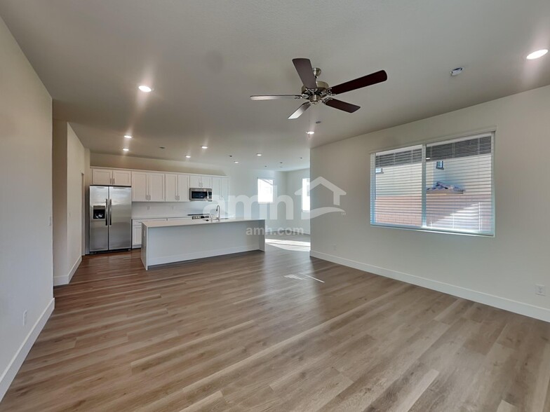 Building Photo - 8935 Dwarf Chin Ave