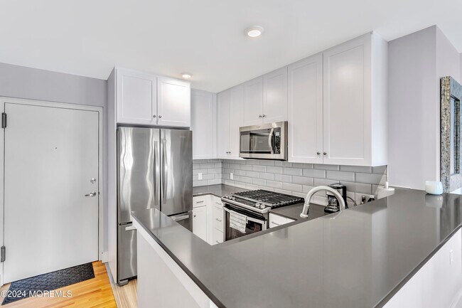 Building Photo - 1706 Park Ave