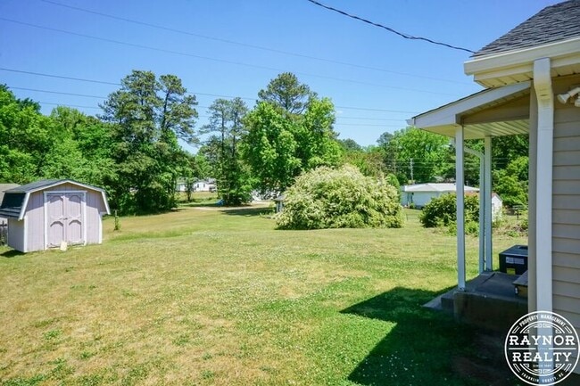 Building Photo - 201 Smith Dr