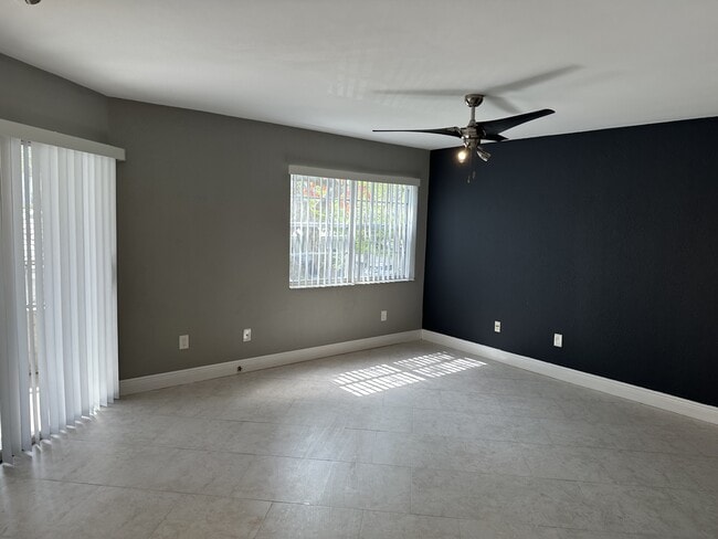 Building Photo - 2871 N Oakland Forest Dr