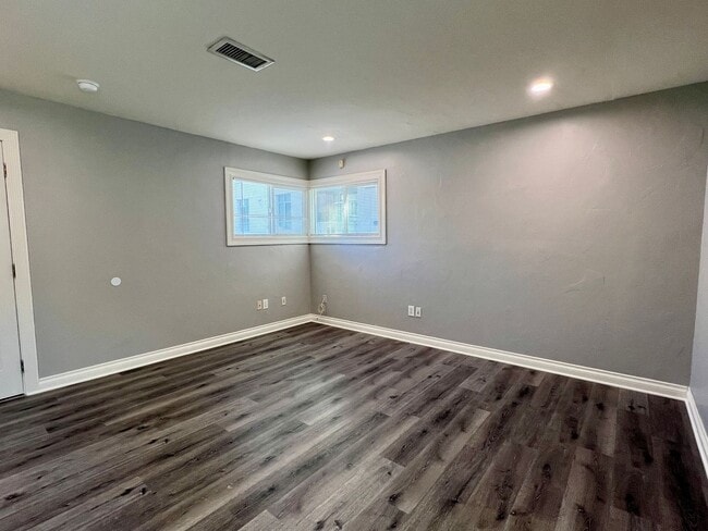 Building Photo - Beautiful Remodeled 1-Bedroom Cottage w/Central A/C and Parking in Hillcrest