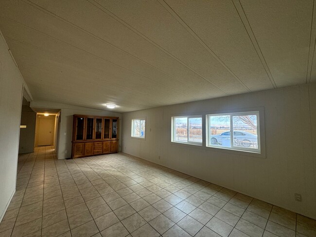 Building Photo - MOVE IN SPECIAL - $200 OFF FIRST MONTH'S RENT!