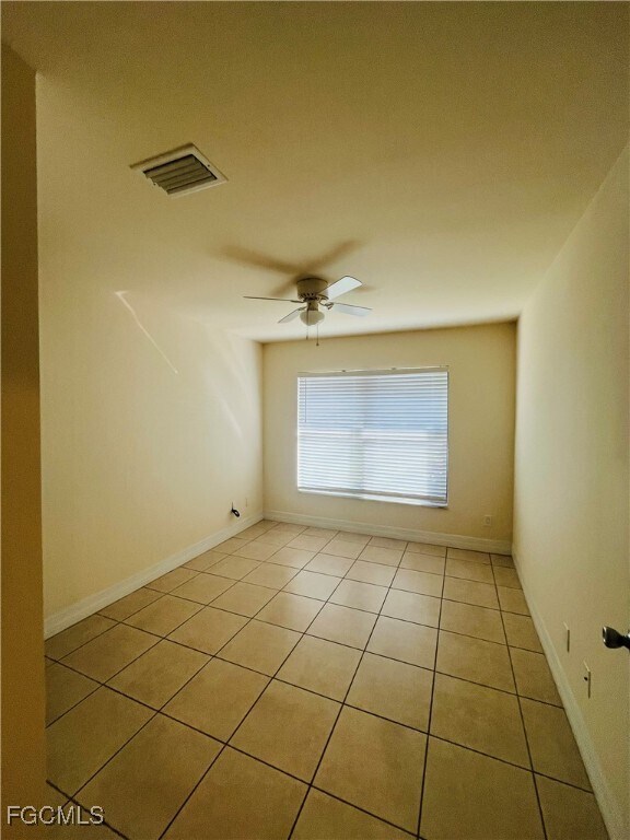 Building Photo - 3022 SE Santa Barbara Pl