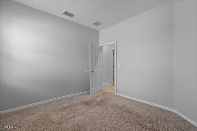 Building Photo - 3041 Royal Gardens Ave