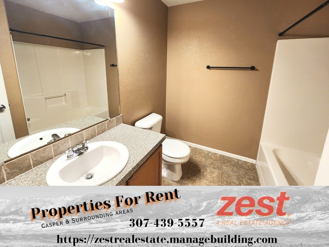 Building Photo - 753 6th St