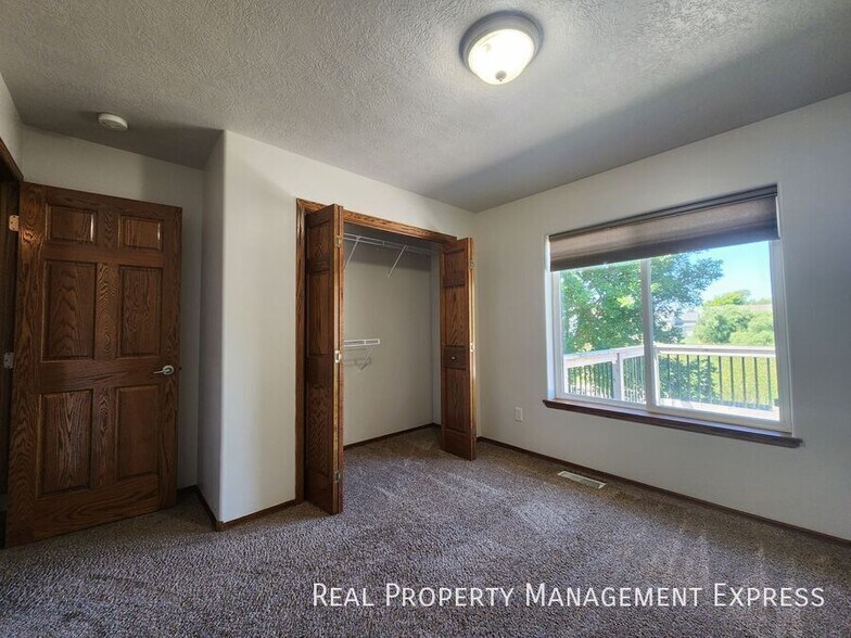 Building Photo - 4809 S Emma Ln