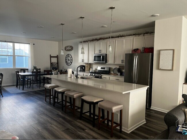 Building Photo - 3211 Trillium Cir