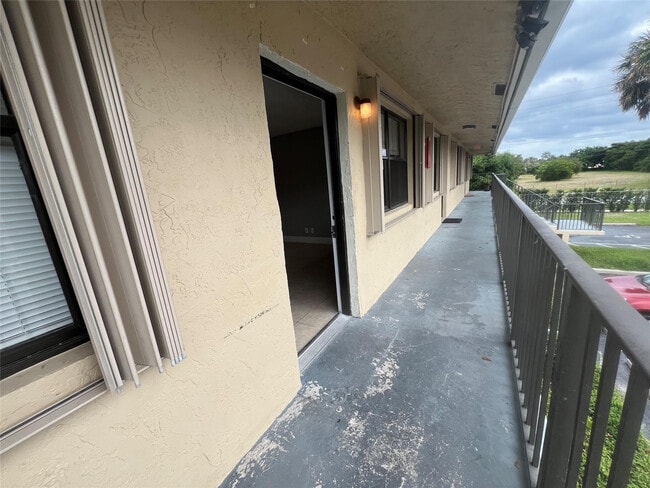 Building Photo - 179 SE 3rd St