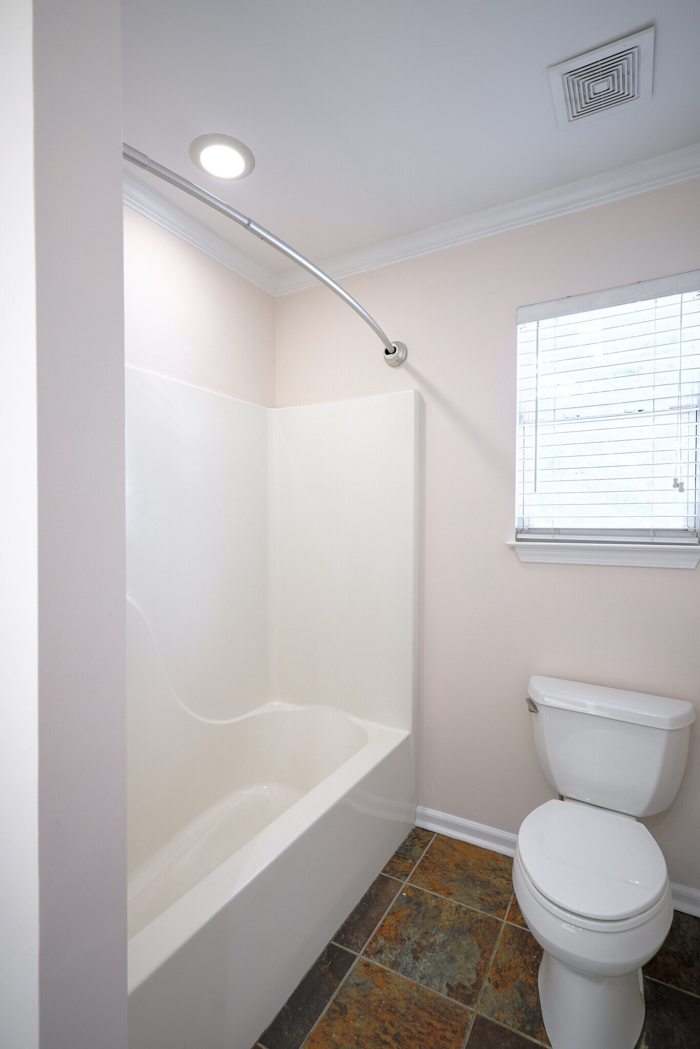 Building Photo - 420 Canewood Pl
