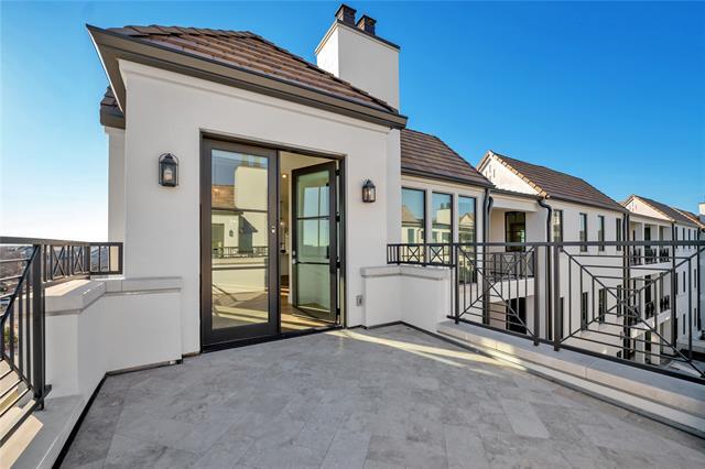 Building Photo - 5270 Town and Country Blvd