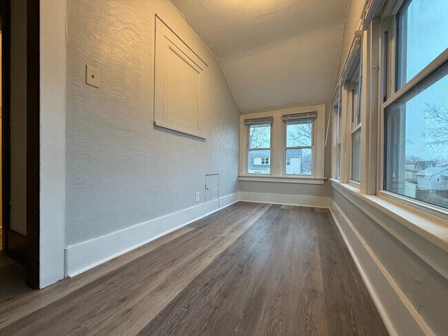 Building Photo - Affordable 1-Bedroom Apartment | Utilities Included | No Laundry