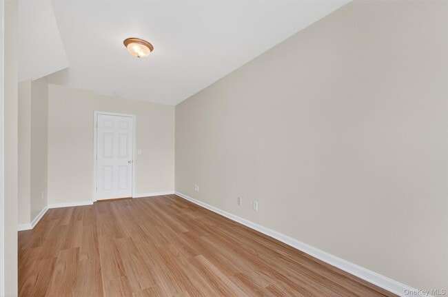 Building Photo - 17 Church St