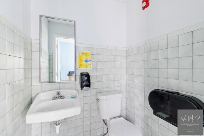 Building Photo - 926 Quincy St