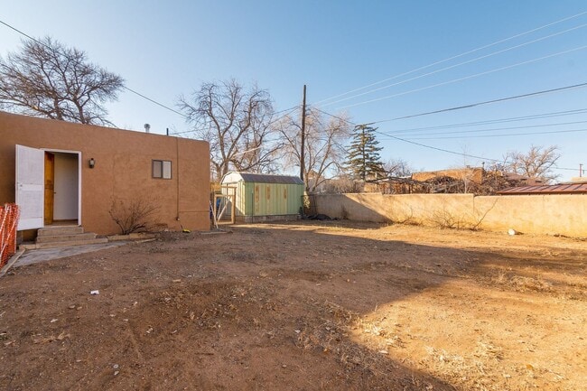 Building Photo - Santa Fe Traditional Home