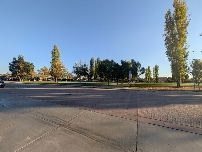 Building Photo - 1349 Edelweiss Dr