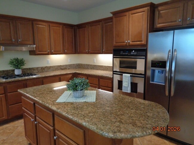 Building Photo - Spacious Quartz Hill 2 Story Home Offering 3663 sq. ft. and was Built in 2004