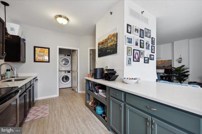 Building Photo - 301 N Darlington St