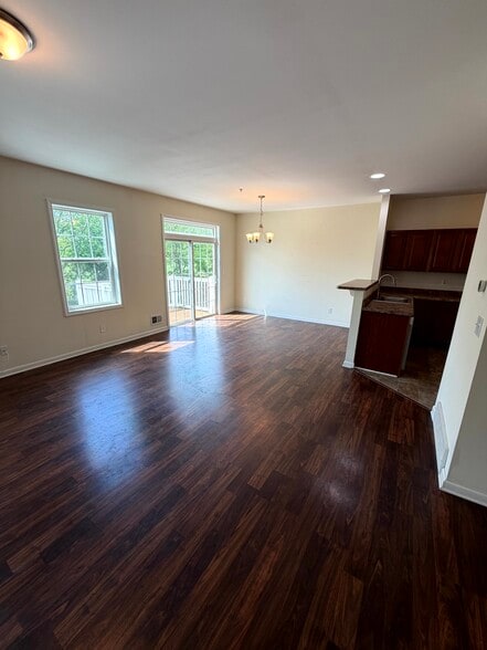 Building Photo - 1204 Admirals Walk Dr