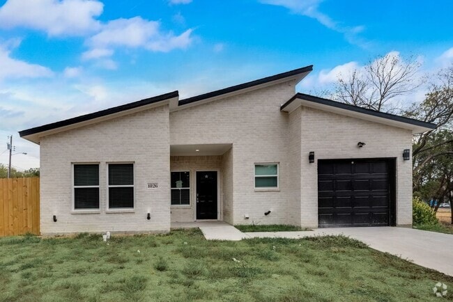 Building Photo - 1826 Marfa Ave