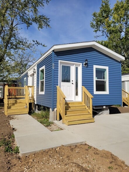 Interior Photo - Candlelight Estates