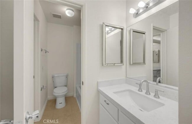 Building Photo - 11896 Los Alisos Cir