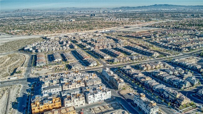 Building Photo - 643 Grey Saker St