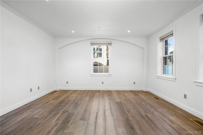 Building Photo - 26 East Pkwy