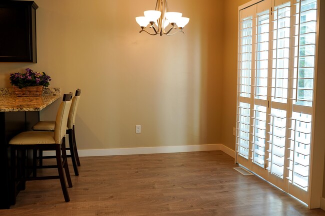Building Photo - 528 Fox Chase Dr