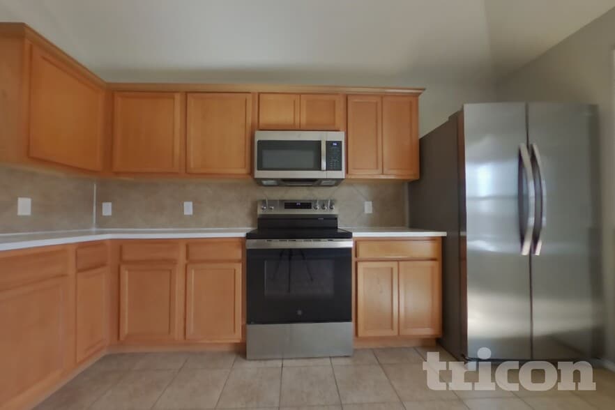 Building Photo - 6400 Stone Lake Dr
