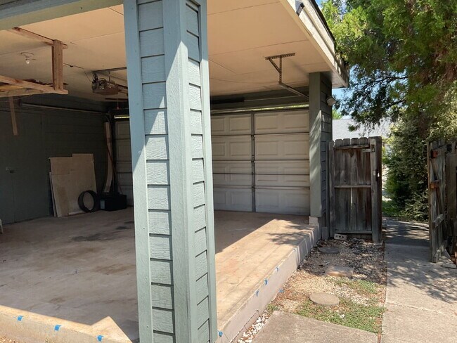 Building Photo - 9626 Bratton Dr