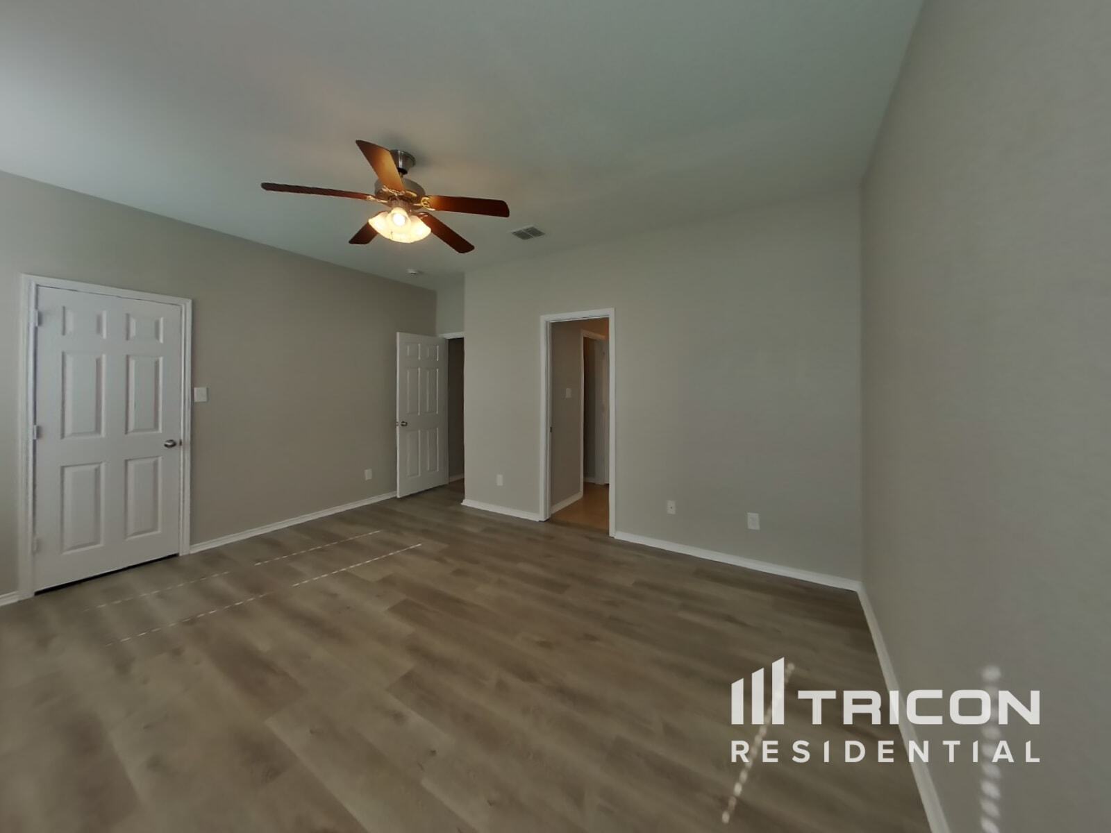 Building Photo - 7040 Conroe Ml