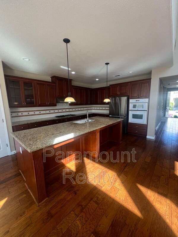 Building Photo - 612 Carrington Ct