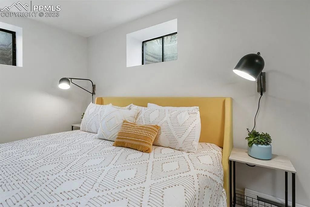 Building Photo - 1706 Arbor Way