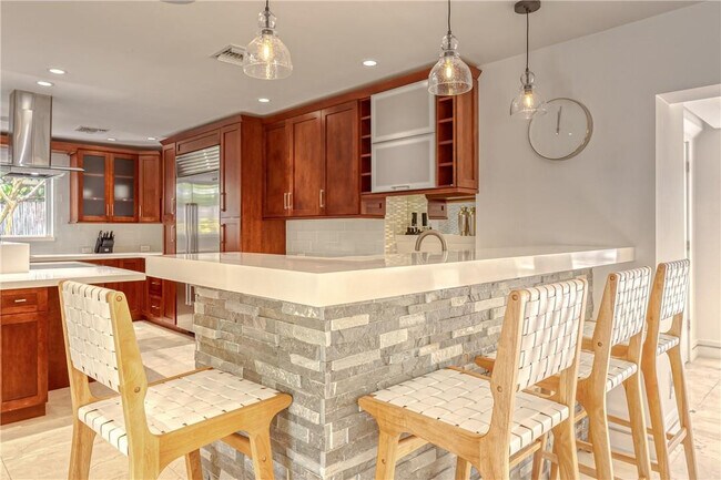 Building Photo - 268 Imperial Ln