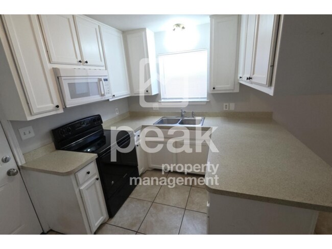 Building Photo - $1,250 2 Bed, 1 Bath for Rent in Weatherford!