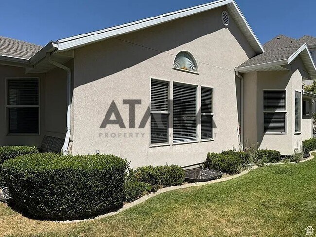 Building Photo - 941 Fremont Rd