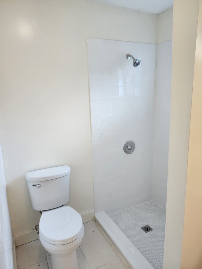 Building Photo - 1381 Biscayne Dr