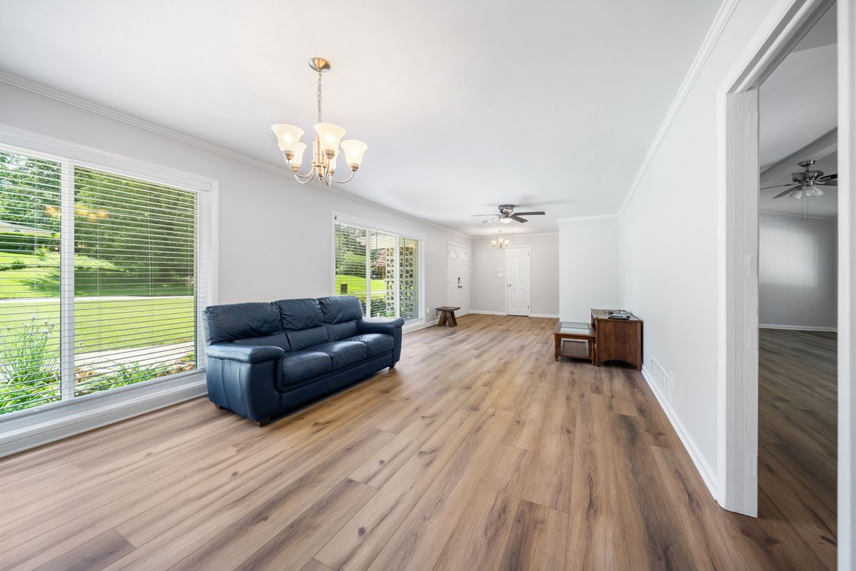 Building Photo - 4019 Flintridge Dr