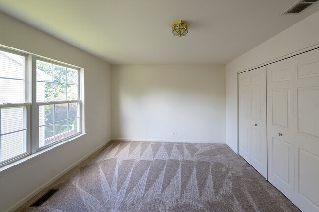 Building Photo - 2803 Bluewater Cir