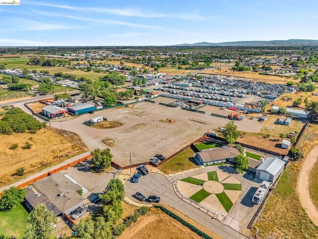 Building Photo - 59 Old Stagecoach Rd